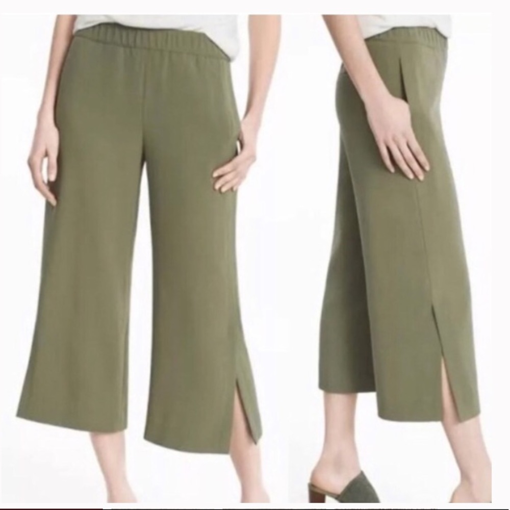 EUC White House Black Market Wide Leg Crop Pants